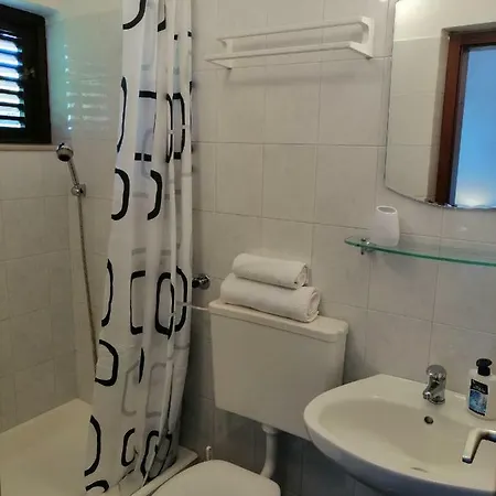 Apartments And Room Caric Jelsa  Exterior photo