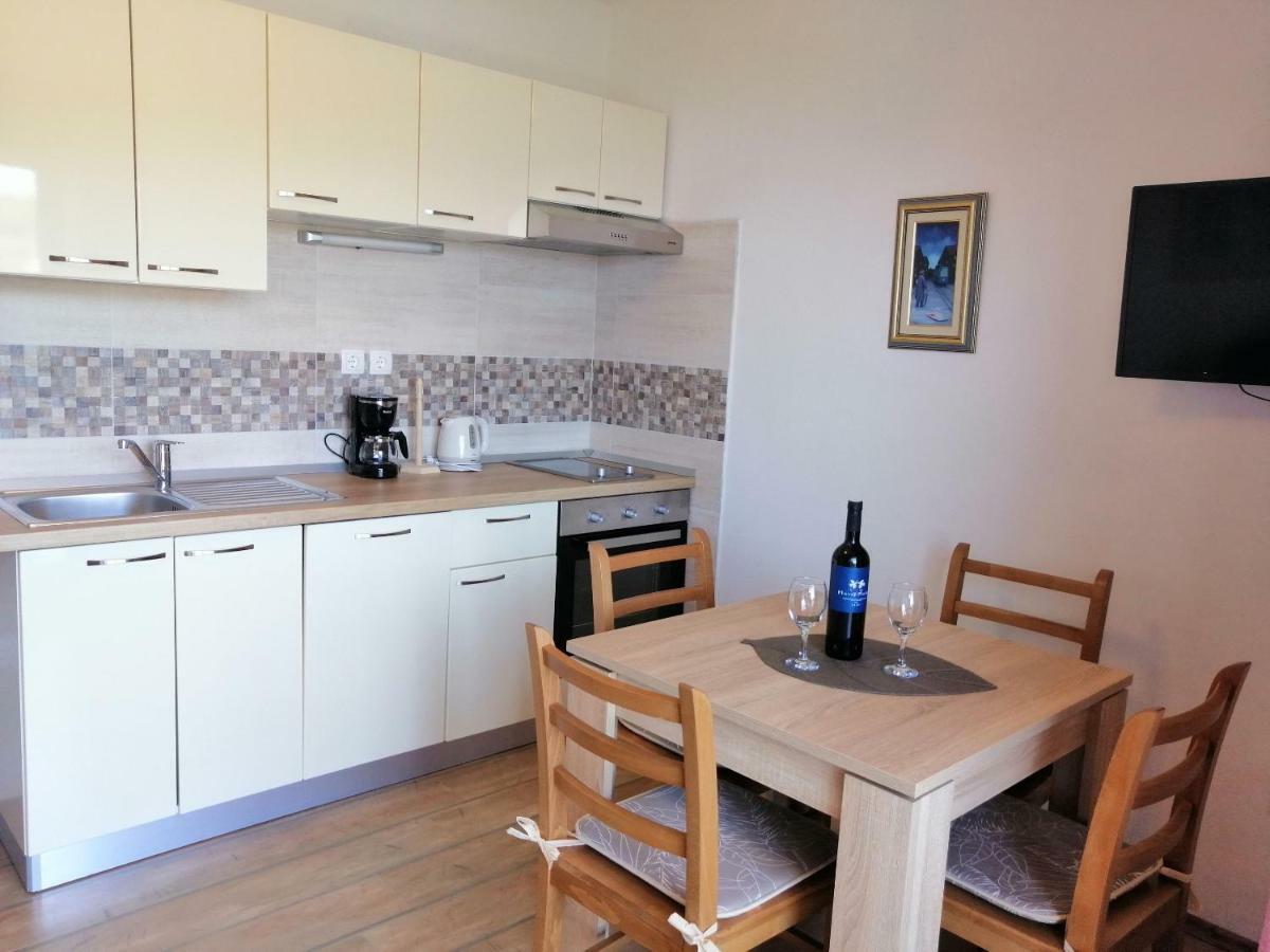 And Caric Apartment *
