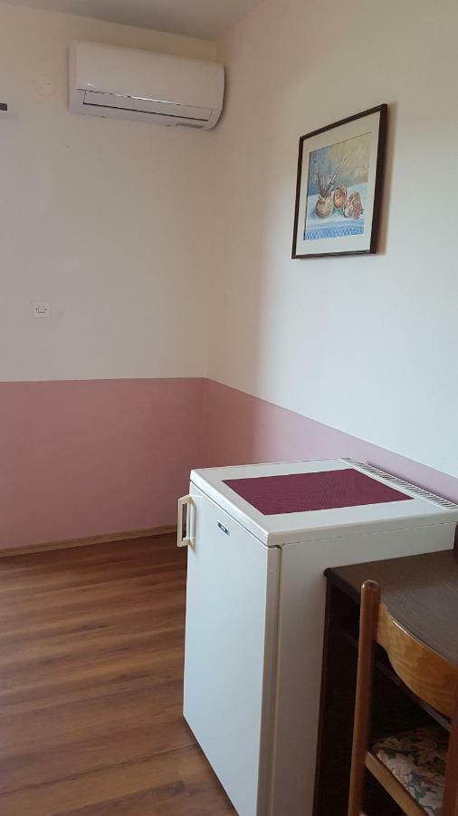 And Caric Apartment Jelsa (Hvar)