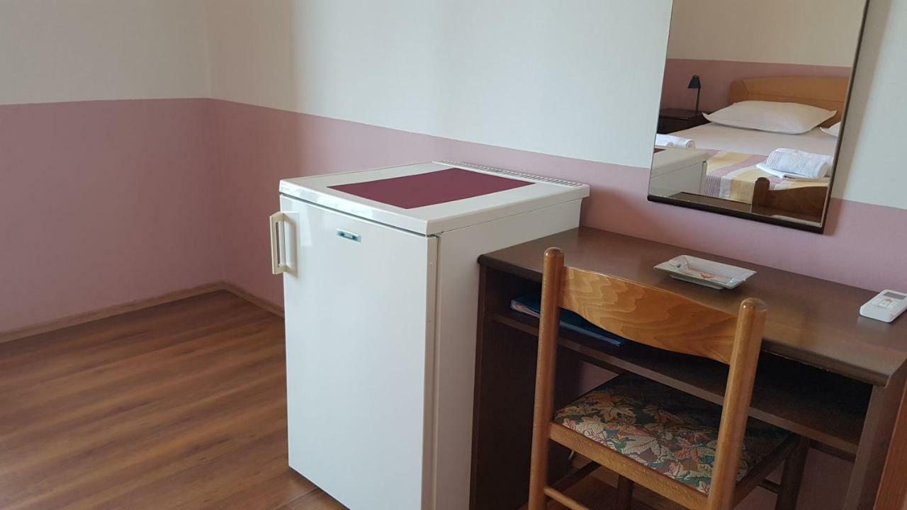 And Caric Apartment Jelsa (Hvar)