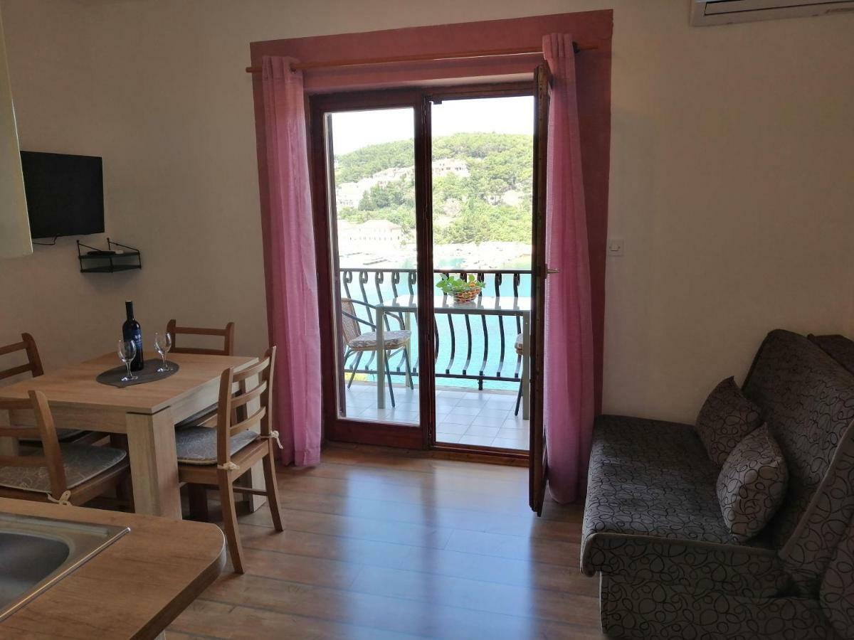 And Caric Apartment Jelsa (Hvar)