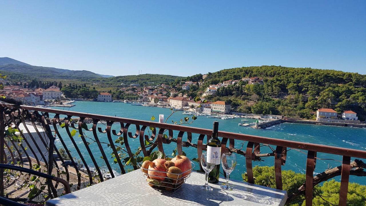 And Caric * Jelsa (Hvar)