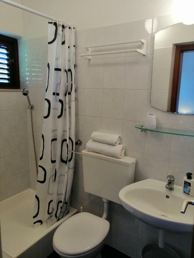 Apartment And Caric Jelsa (Hvar)