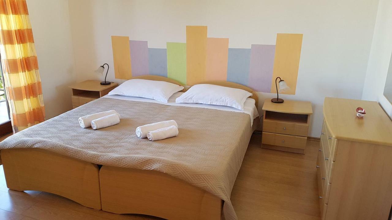 And Caric Apartment Jelsa (Hvar)